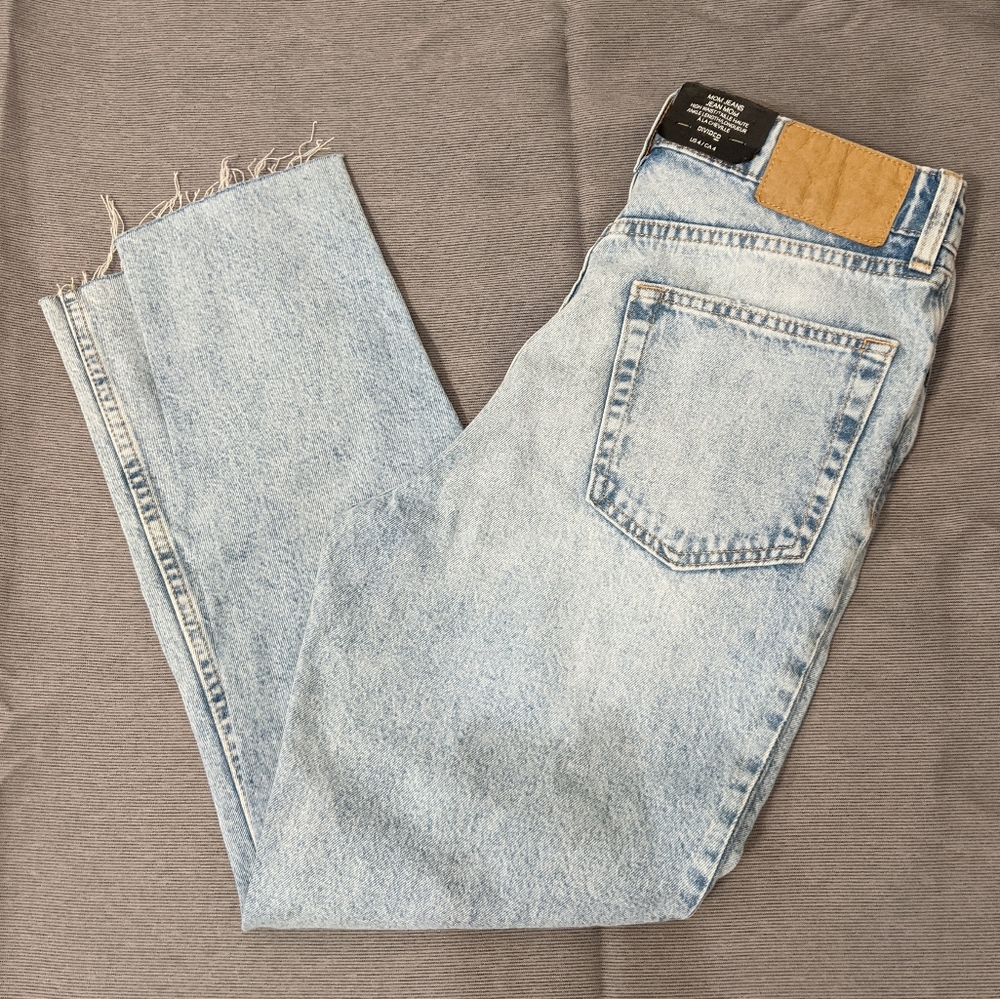 H&M Divided High Waist Rise Mom Jeans Light Wash 4